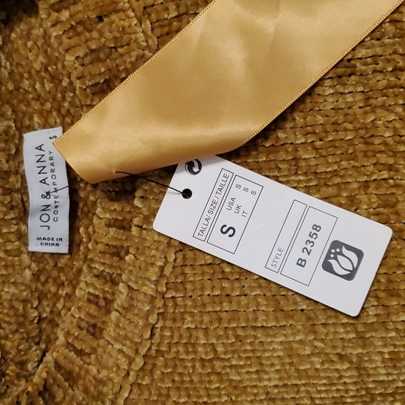 NWT - Yellow Ocre and Cream colors sweater - SMALL - Jon & Anna - Picture 3 of 7